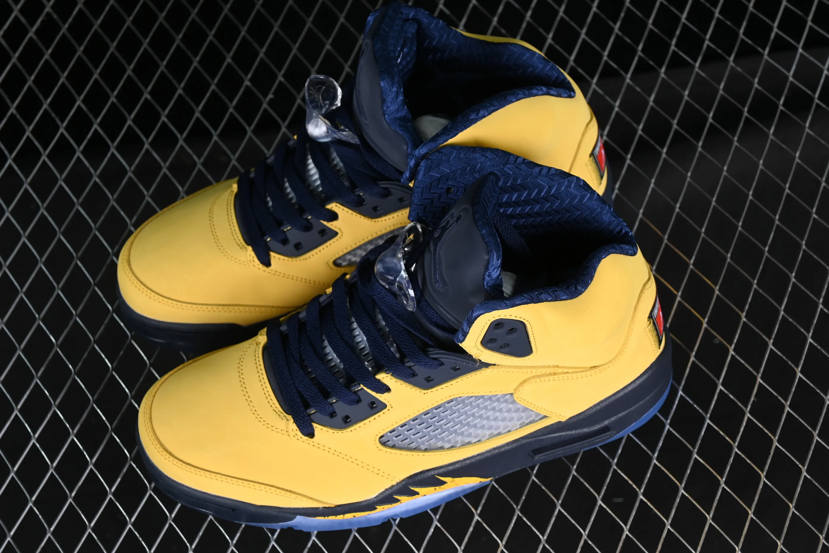 All categories Air Jordan Jordan series basketball shoes Air Jordan 5 Z version Air Jordan 5 Retro SE AJ5 Joe 5 Michigan black and yellow 3M reflective Tokyo limited edition CQ9541-704